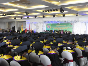 wisuda unika2