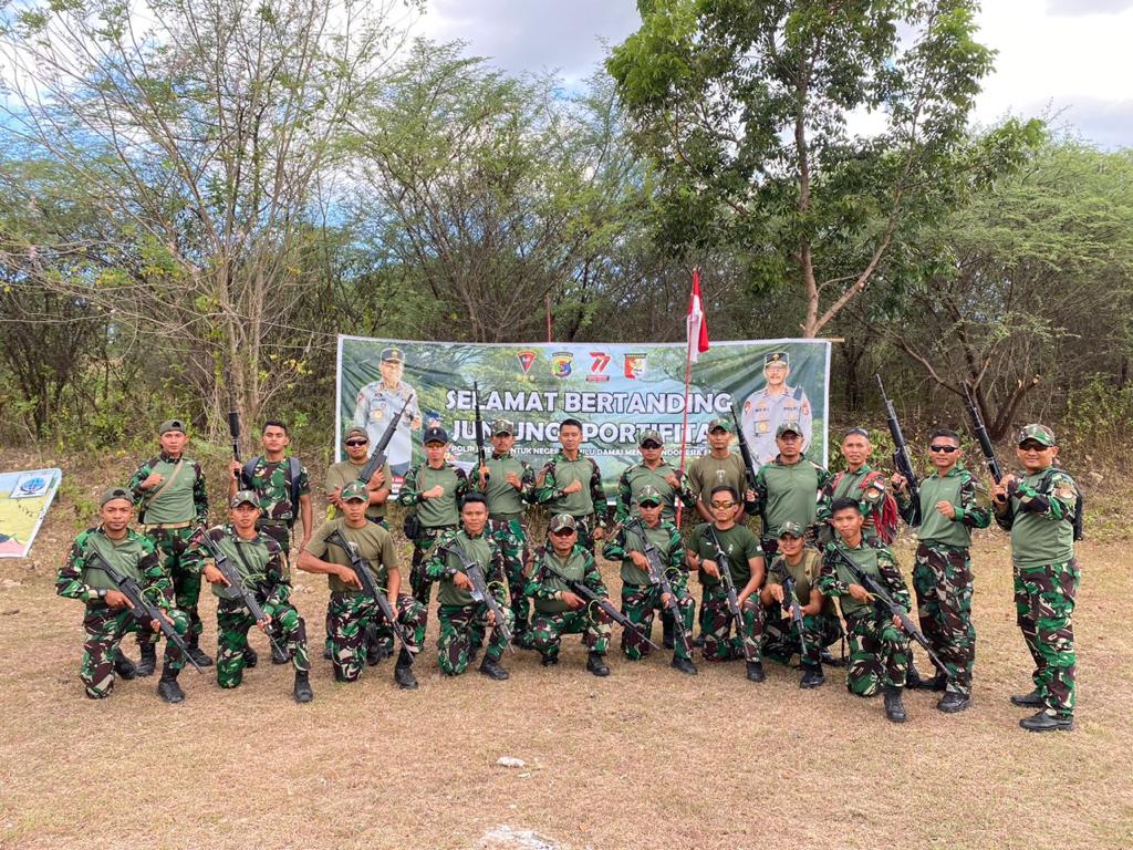 Peserta Lomba Menembak Senapan dalam rangka HUT Bhayangkara ke-77.